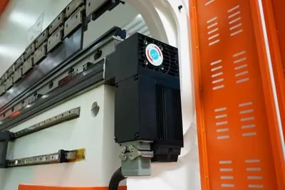 Crowning System - Mesin Bending CNC SLT