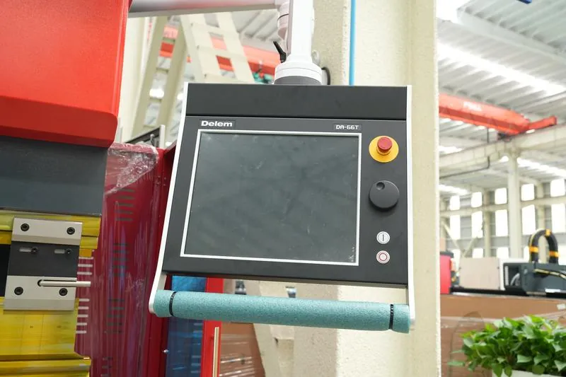 Kontrol Delem DA-66T pada press brake